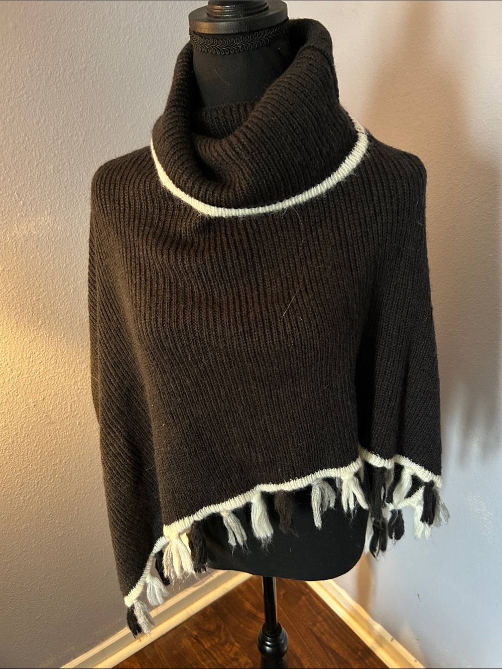 Unbranded Women Knitted Black Cowneck Poncho White Tassels One Size